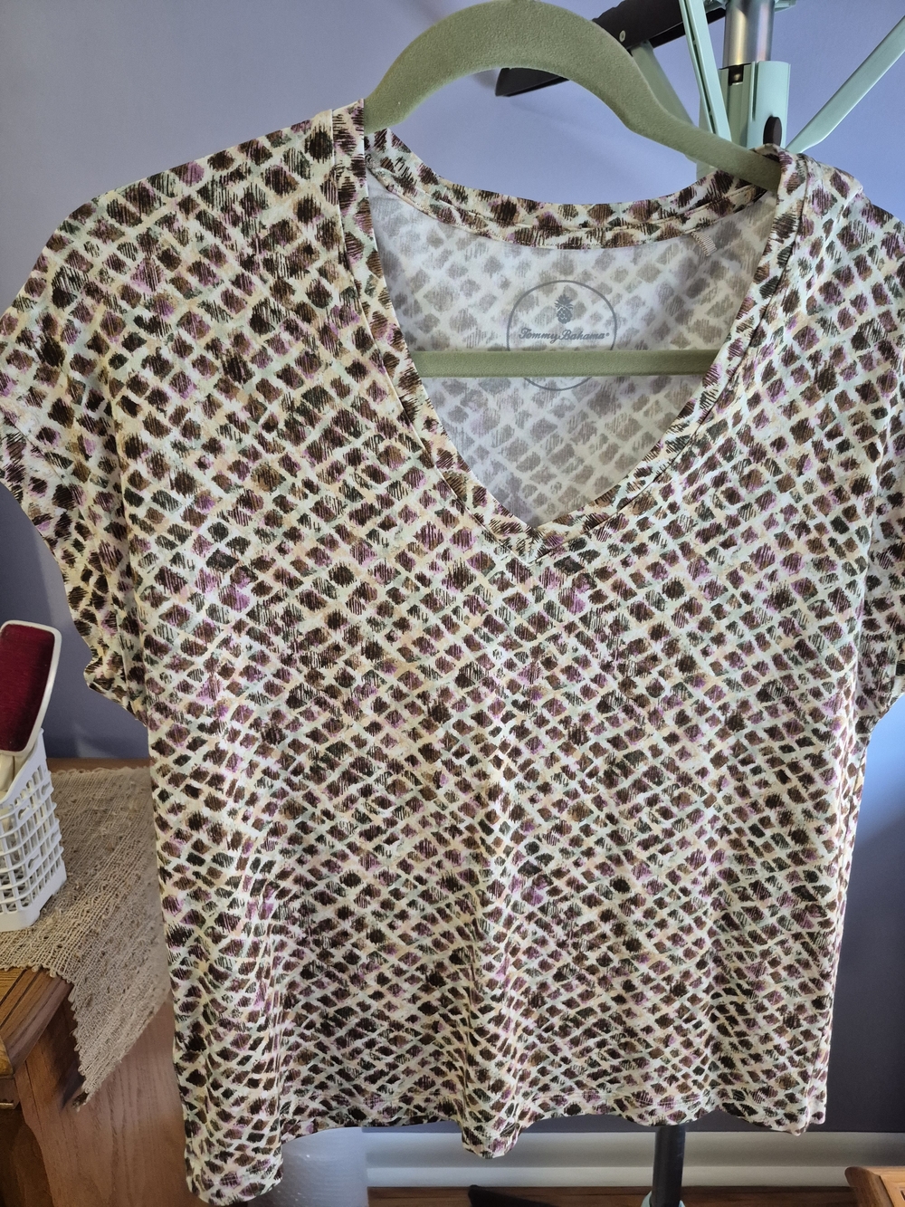 Tommy Bahama Kauai Gemstone Geo V-Neck Women’s Top NWOT